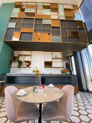 thumbnail: Restaurant