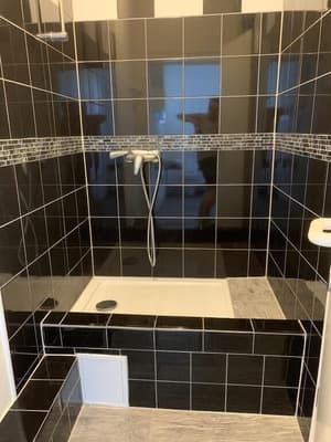 thumbnail: Bathroom shower