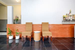 thumbnail: Lobby sitting area
