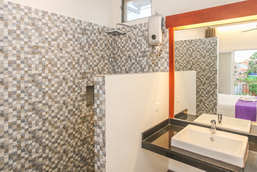 Bathroom sink