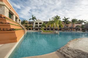 thumbnail: Outdoor pool