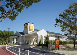 thumbnail: Front of property