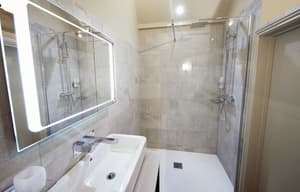 thumbnail: Bathroom shower