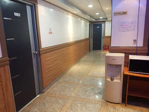 thumbnail: Interior entrance