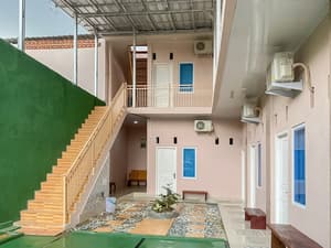 thumbnail: Front of property