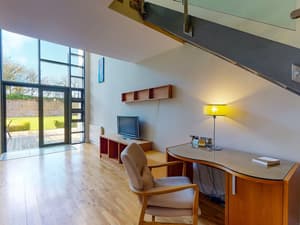 thumbnail: In-room dining