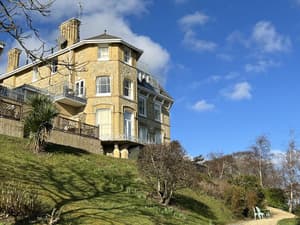 thumbnail: Exterior