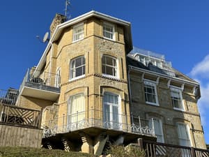 thumbnail: Exterior