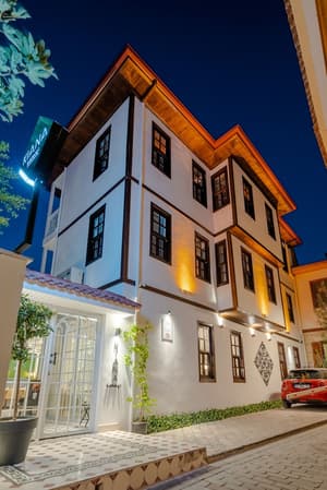 thumbnail: Front of property - evening/night