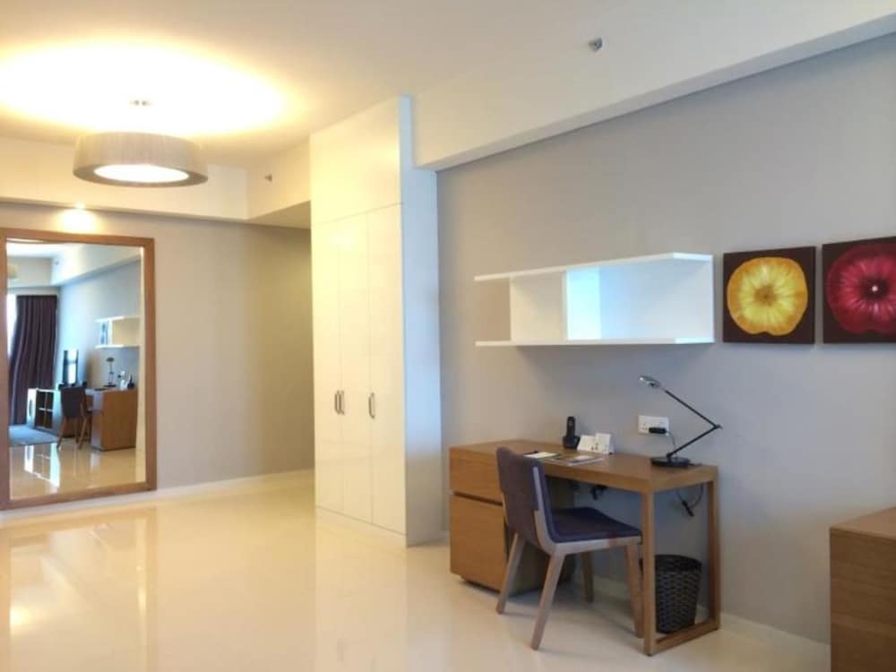 In-room business center