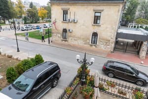 thumbnail: Parking