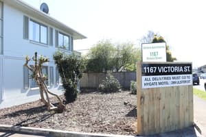 thumbnail: Front of property