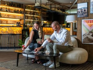 thumbnail: Bar (on property)