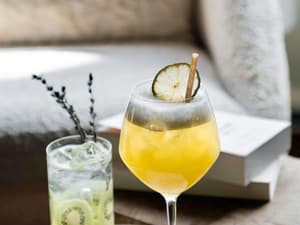 thumbnail: Bar (on property)
