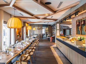 thumbnail: Restaurant