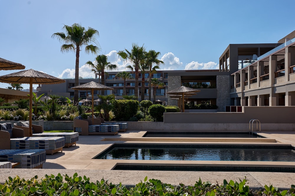 Private pool