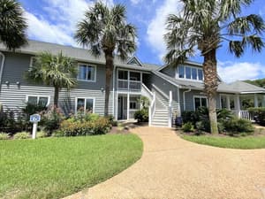 thumbnail: Exterior