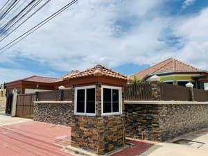 thumbnail: Front of property