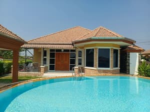thumbnail: Outdoor pool