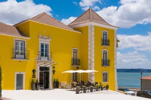 thumbnail: Front of property