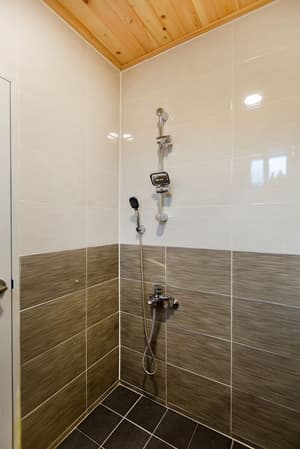 thumbnail: Bathroom shower