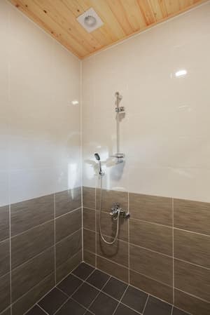 thumbnail: Bathroom shower