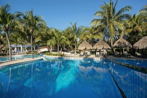 thumbnail: Outdoor pool