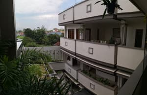 thumbnail: Exterior