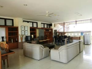 thumbnail: Lobby sitting area