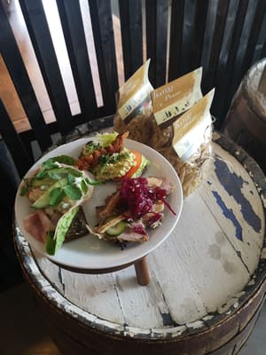 thumbnail: Restaurant