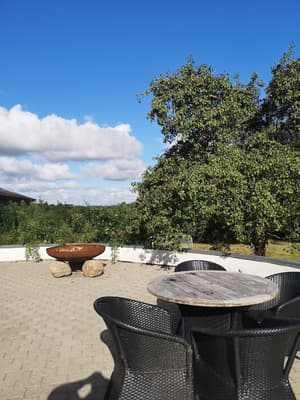 thumbnail: BBQ/picnic area