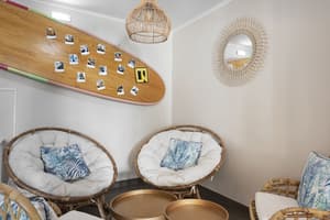 thumbnail: Interior detail