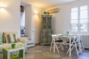 thumbnail: In-room dining