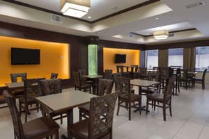 thumbnail: Breakfast area