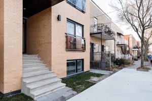thumbnail: Exterior detail