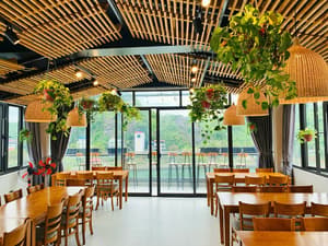 thumbnail: Restaurant