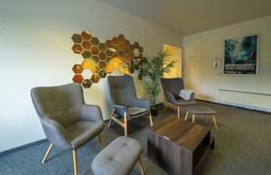 thumbnail: Lobby sitting area