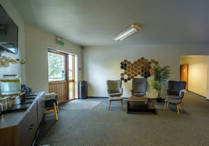 thumbnail: Lobby sitting area