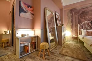 thumbnail: Interior detail