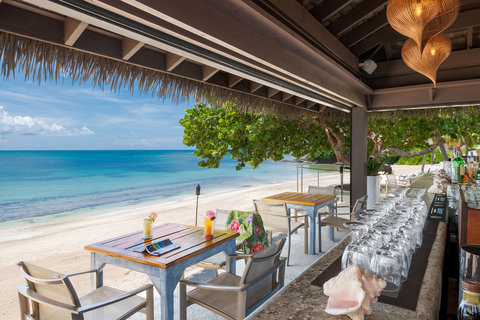 Beauregard's on the Beach Bar