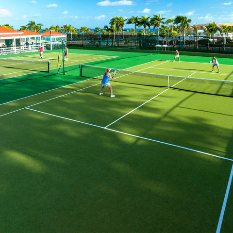8 Tennis Courts