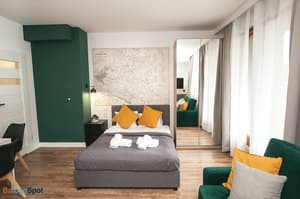 thumbnail: Interior entrance