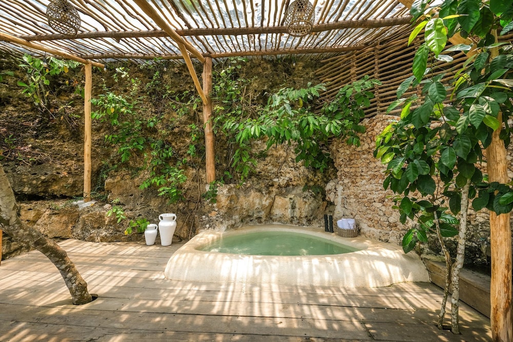 Private pool