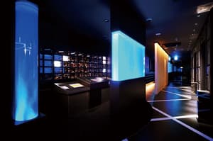 thumbnail: Interior entrance