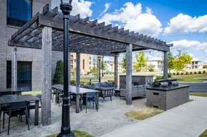thumbnail: Bar (on property)