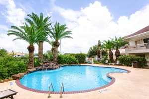 thumbnail: Outdoor pool