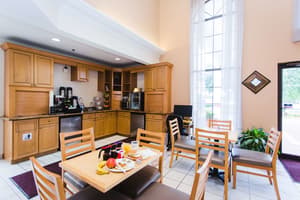 thumbnail: Breakfast area