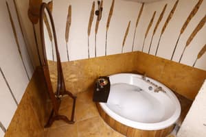 thumbnail: Jetted tub
