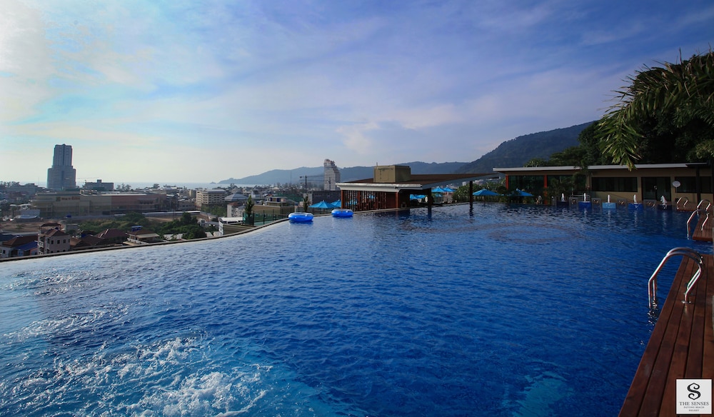 Infinity pool
