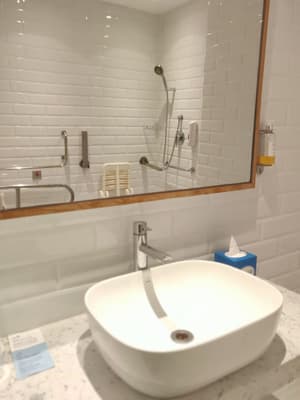 thumbnail: Bathroom sink